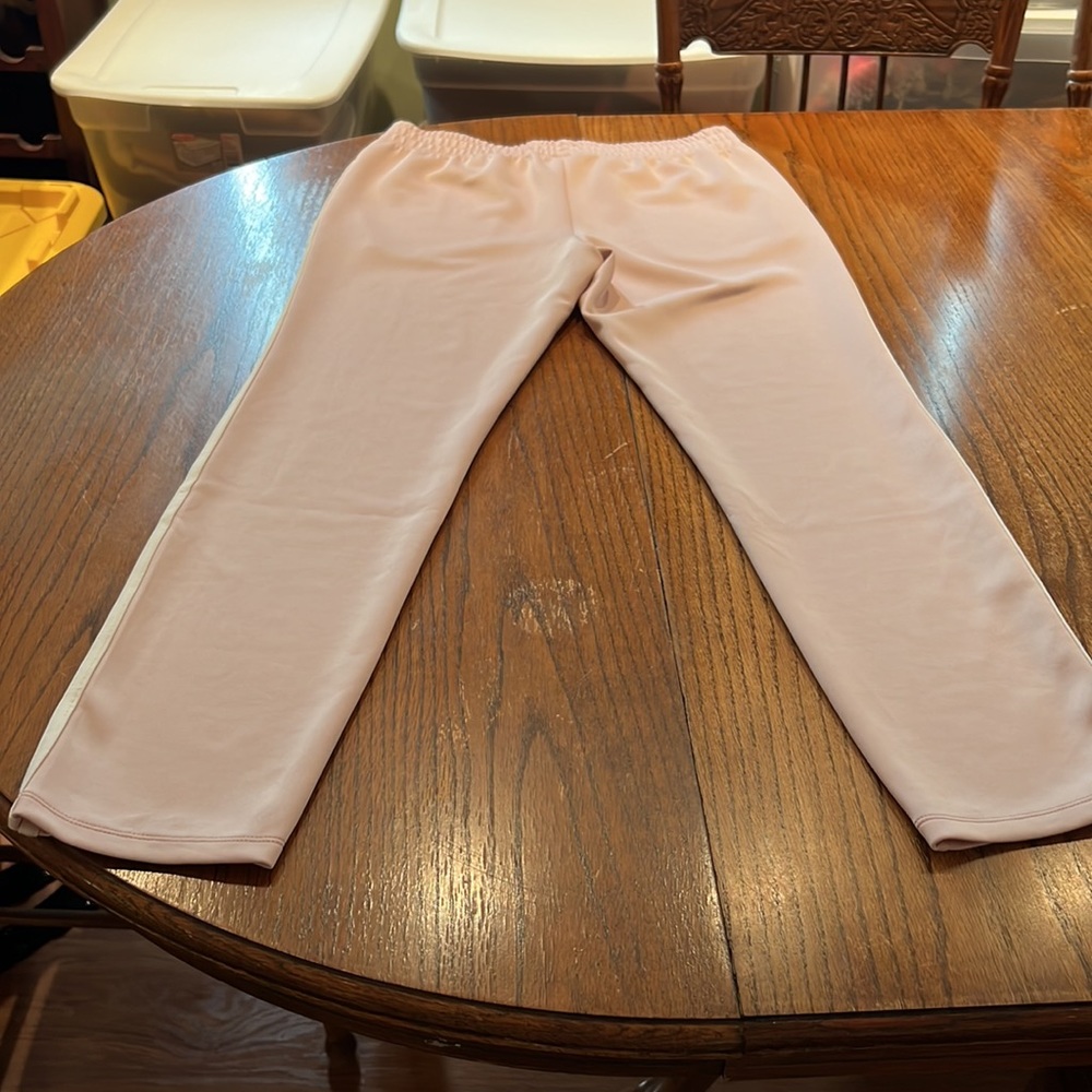 Guess Pink Sweatpants With Guess in White On Leg Size M - Picture 8 of 9